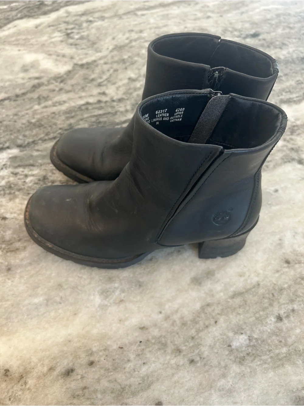Timberland Black Leather Ankle Boots - Timeless Women's Chelsea Style size 7.5